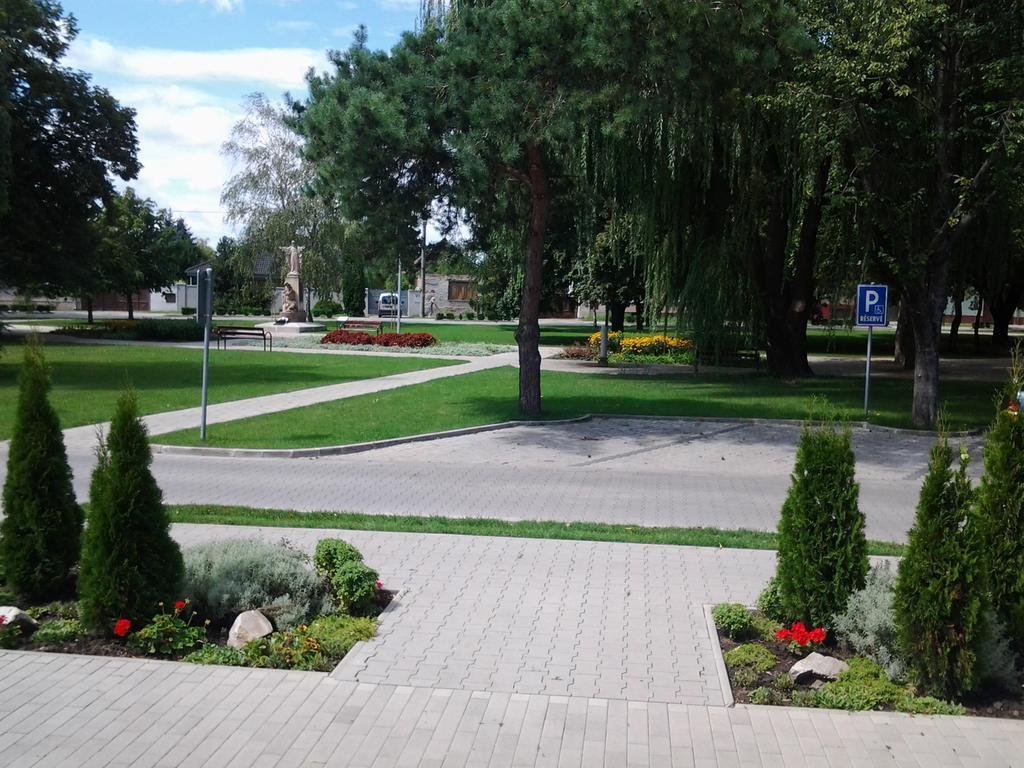 Penzion Romantik Dolna Streda Exterior photo
